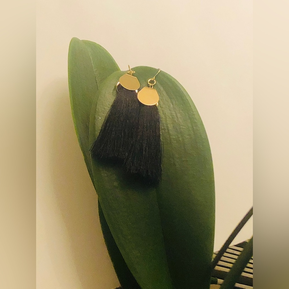 Black tassel